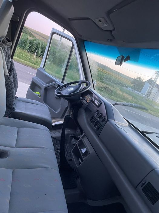 Vând volzvagen elte motor 2.5  an 2006 actele an regulă