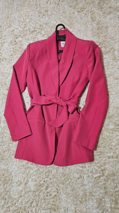 Дамски блейзър с колан