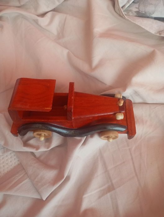 Дървена количка играчка