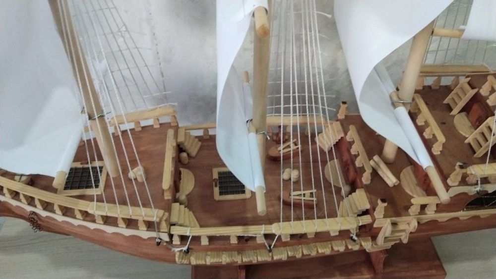 Продам корабль ручной работы из дерева