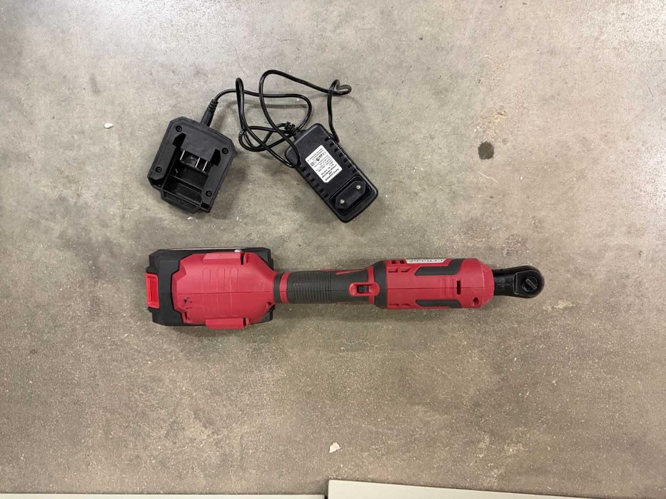 R20 Тресчотка 3/8" 40Nm LED 1x2Ah /Тресчотка пневматична 1/2"68Nm 1/4"