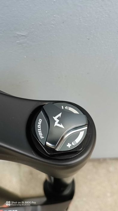 Вилка 27.5"-170mm Marzocchi Bomber Z1 Grip 15х110 Enduro 2023