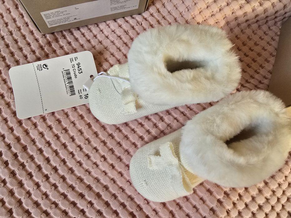 Чисто нови детски обувки