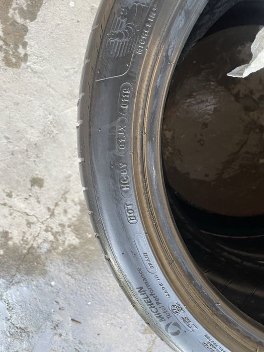 255/40/19 Michelin balon sotiladi