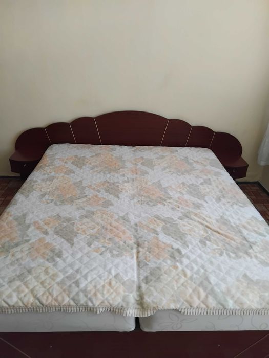Продавам етаж плюс партер заедно АКТ 16 в супер центъра на Карнобат