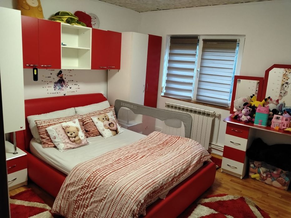 Vând apartament 2 camere+ teren in spatele blocului