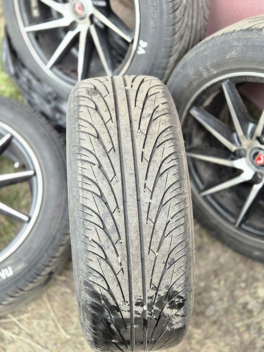 Диски с резиной.