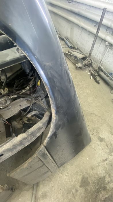 Крыло передние  w202 мерседес