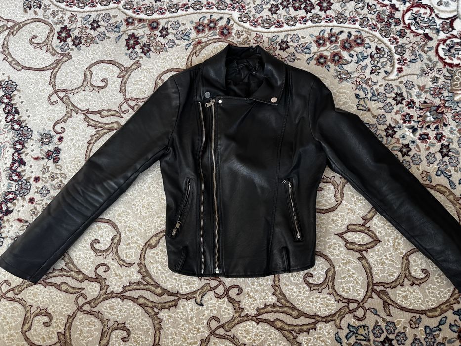 отдам куртку весна и кожанку