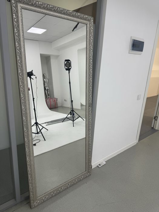 Зеркало. Шикарное.