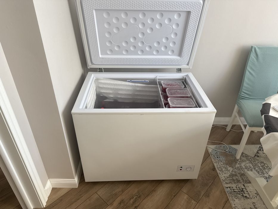 Морозильник Бирюса модель: 260KX, объем 240 литров.