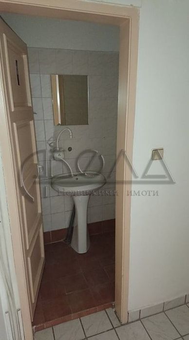 Дава се под наем Офис в София, Хладилника - 200 кв.м за 1000 € - Снимка #7