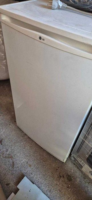 Хладилник LG с една врата - 85 см.