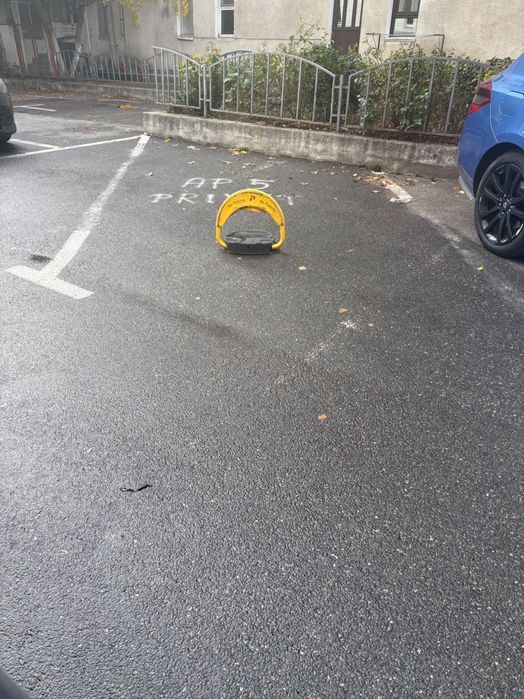 Vând loc parcare zona Dovali