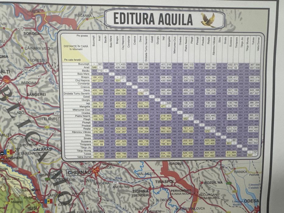 Harta României fizica geografica pe o parte  Pe cealaltă parte Harta României Administrativa . Dimensiuni 100 cm x 65 cm.