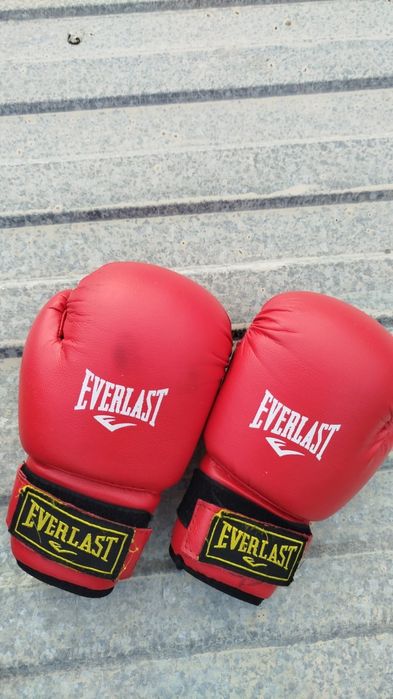 Продам перчатки б/у