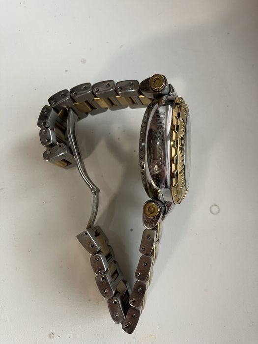 Швейцарские часы invicta.