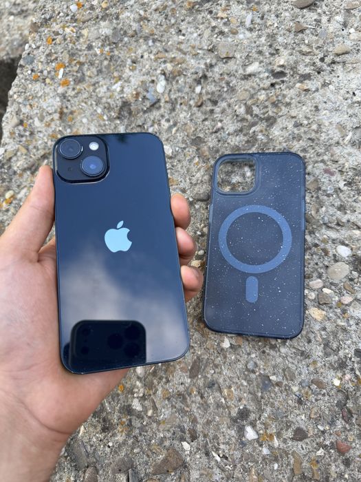 Vand iPhone 14 negru 128 GB in stare perfecta