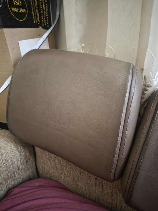 Vând tetiere megane 2