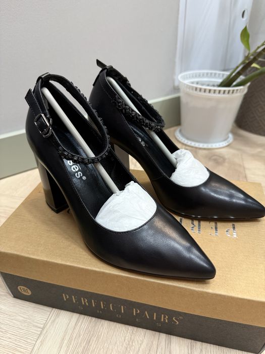 Продам классические туфли