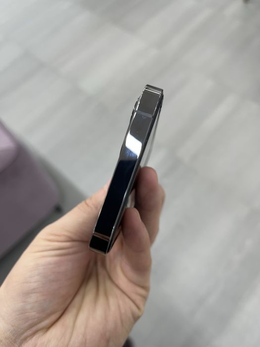 Продам Iphone 12pro