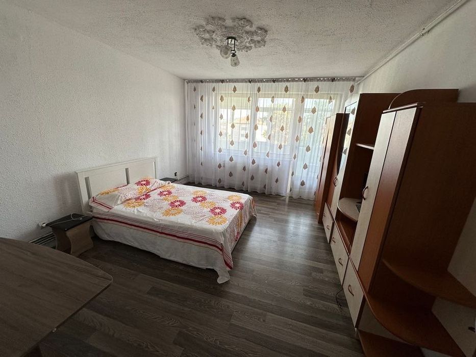 Închiriez garsoniera în Onesti strada  republicii 58 (K-uri)
