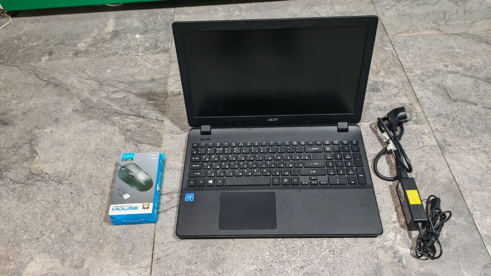 Продам офисный ноутбук Acer