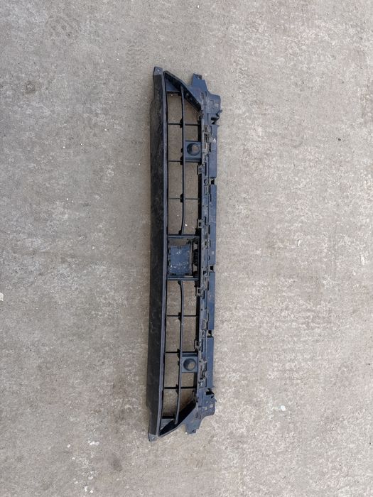 Grila bara fata Audi Q3