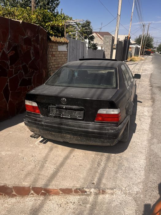 Продам bmw e36 по запчастям