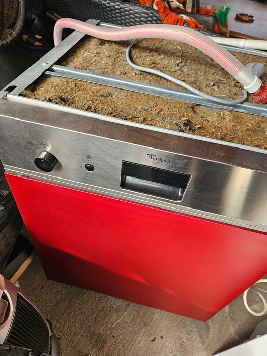 Продавам съдомиялна машина ADG 8315 IX Whirlpool внос от Нидерландия