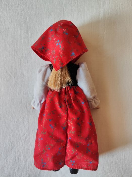 Порцеланова кукличка