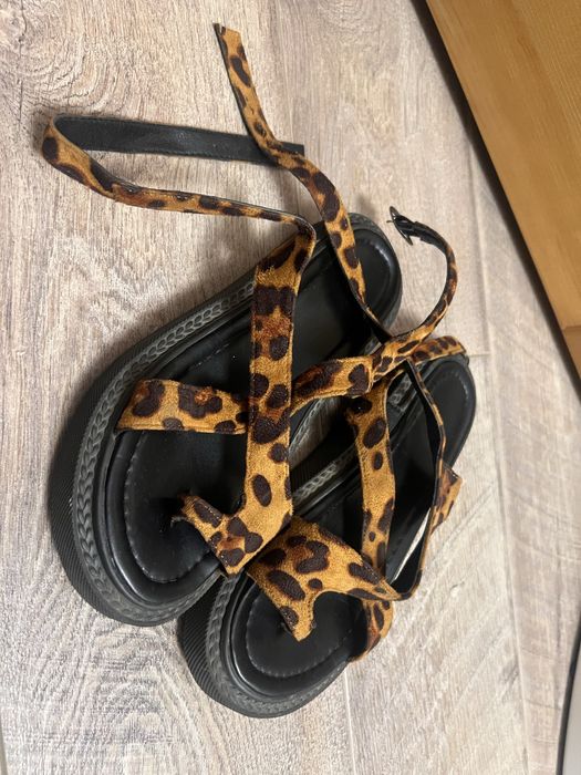 Продам обувь  хорошее состоние