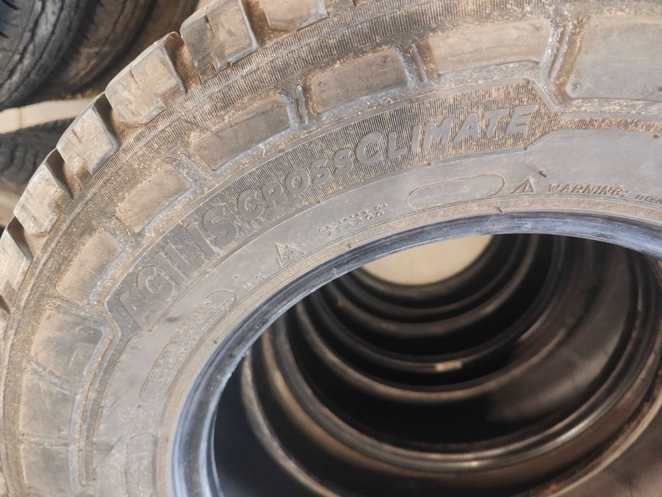4бр.всесезонни  гума 215/70/15C Michelin