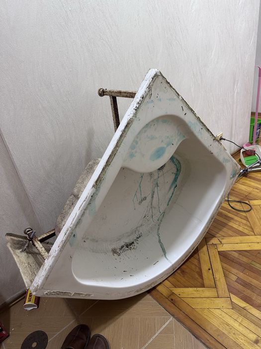 Угловая ванна отдам бесплатно