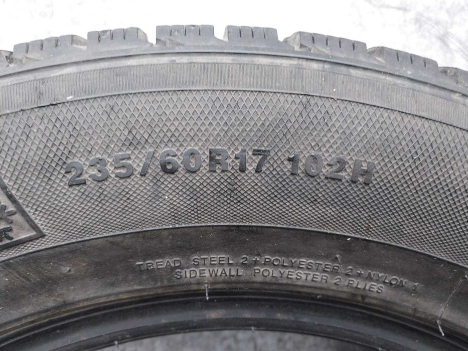 Шины зимние 235/60/17