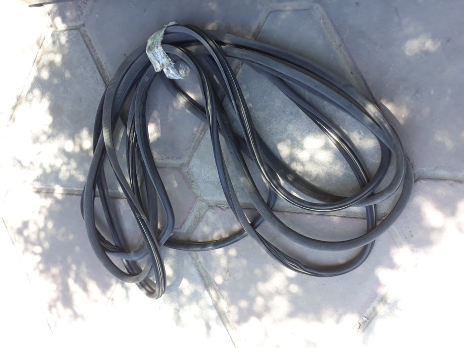 В продаже дверные уплотнители бмв е34