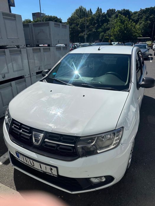 Inchiriez Dacia Logan 1.0 benzina