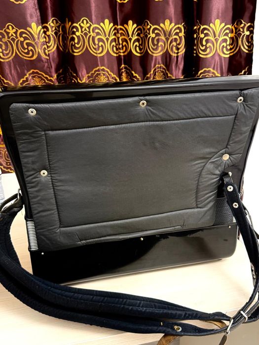 Acordeon cu midi  6 kg