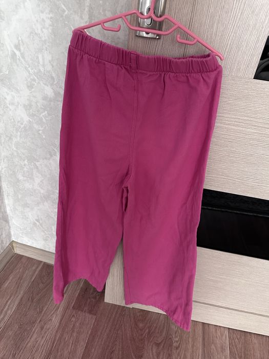 Продам новые джинсы на девочку