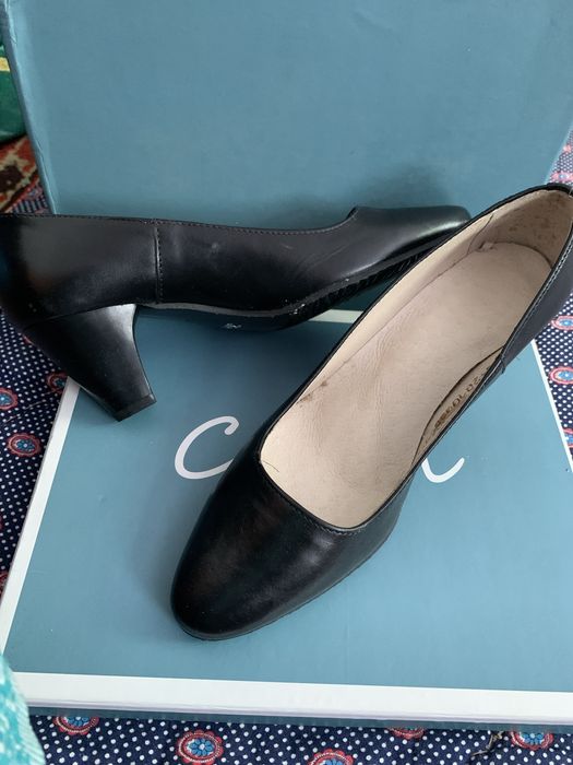 Продам туфли новые