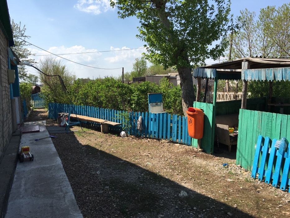 Дом с земельным участком