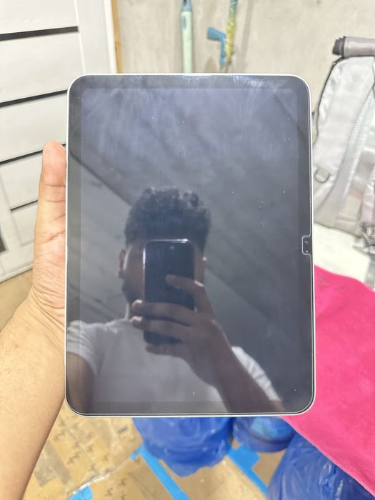 iPad — Янги ҳолат, каробка + документлар билан