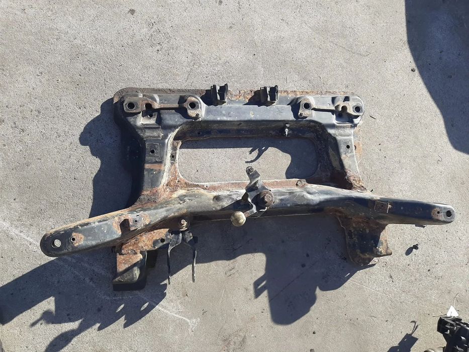 jug cadru motor  1.6 hdi citroen berlingo 2007