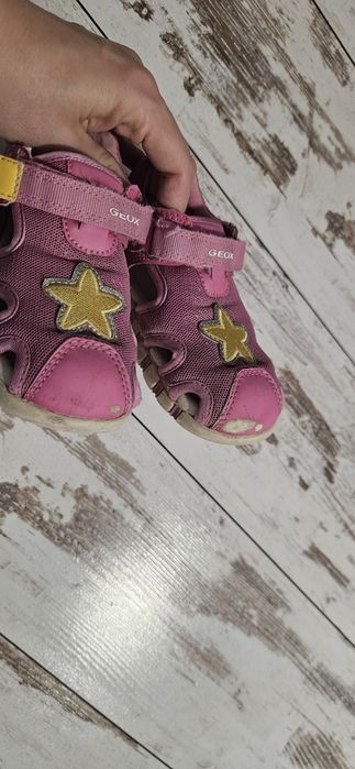 Обувки и сандали за момиче 25 номер