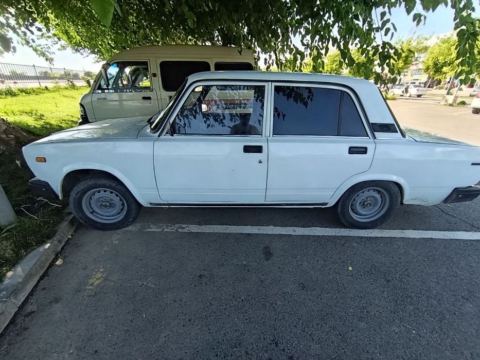 Vaz 2107 srochna sotiladi