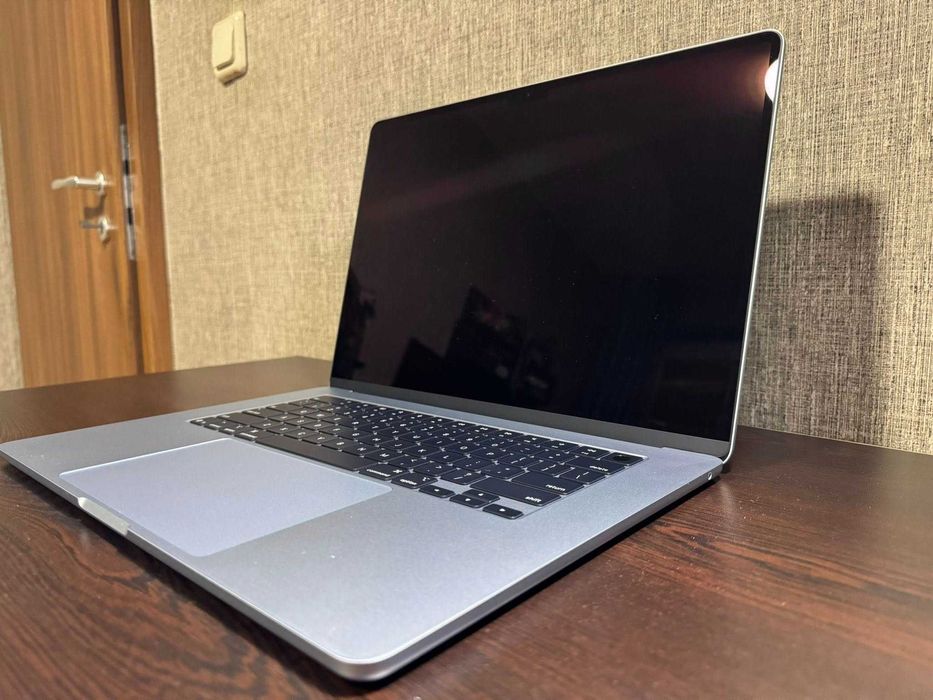 Macbook Air  M4 15,3'' 2025 с 1 година гаранция.