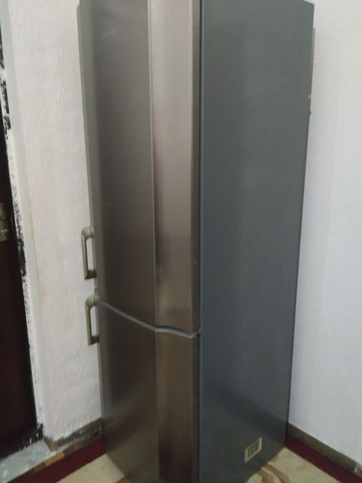 Холодильник сотилади