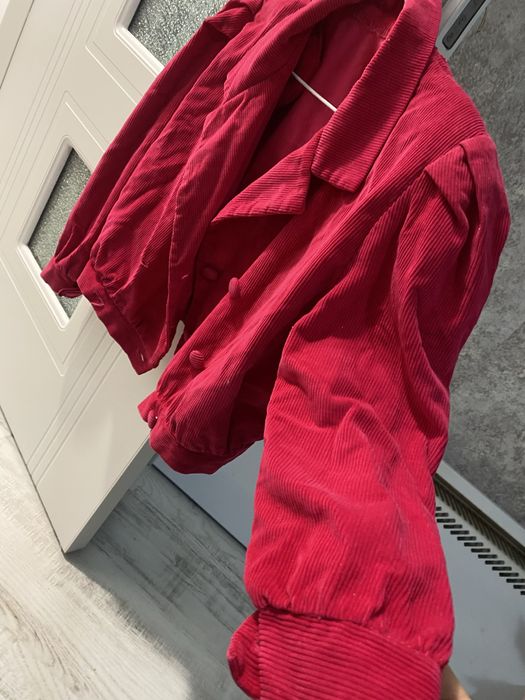 Късо дамско сако