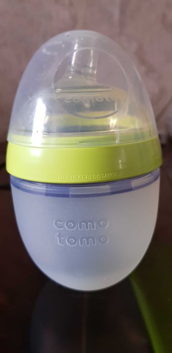 Бутылочка для кормления