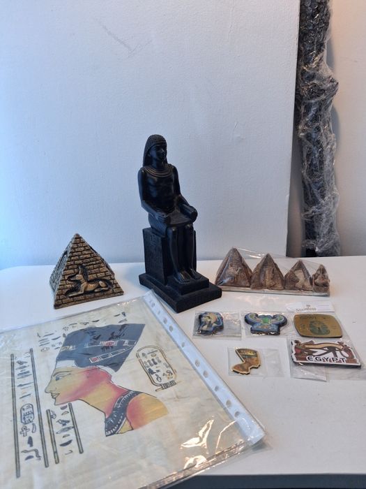 Продам сувениры, папирус и магниты с Египта